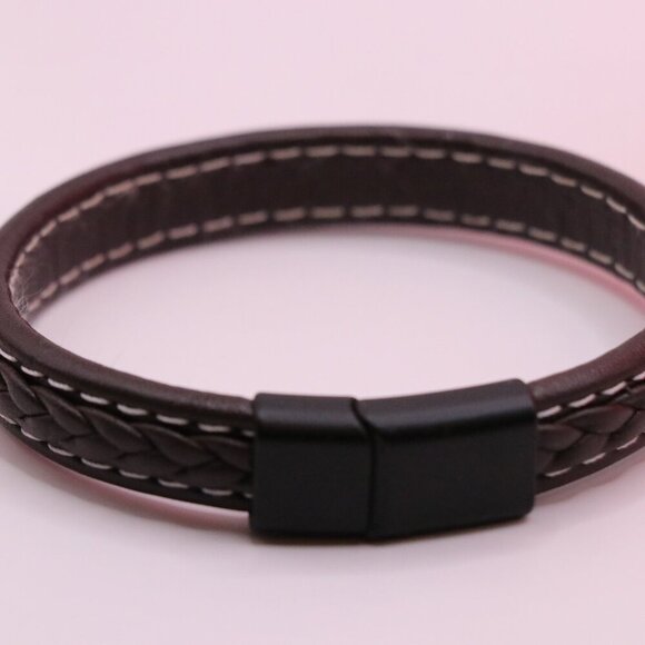 Leather Bracelet Fashioned from classics and minimalism design - Picture 1 of 4